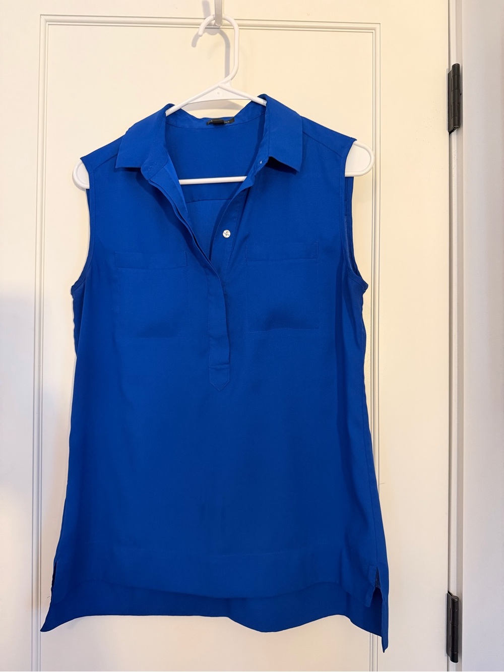 Ann Taylor Sleeveless V-Neck Blouse in Cobalt Blue